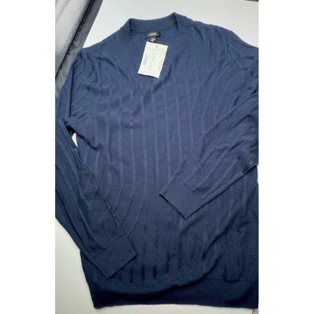 Like new condition men's size SMALL Alfani dark blue sweater. Superb quality